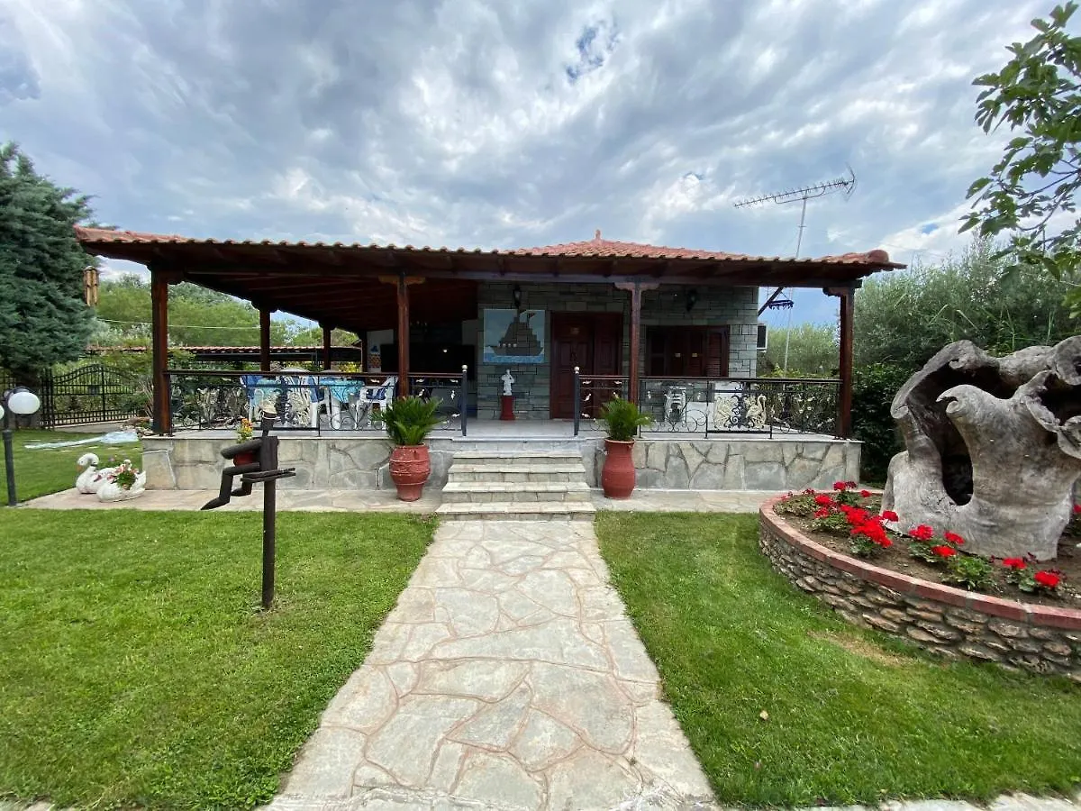 Beachfront Cottage Nea Triglia 度假居