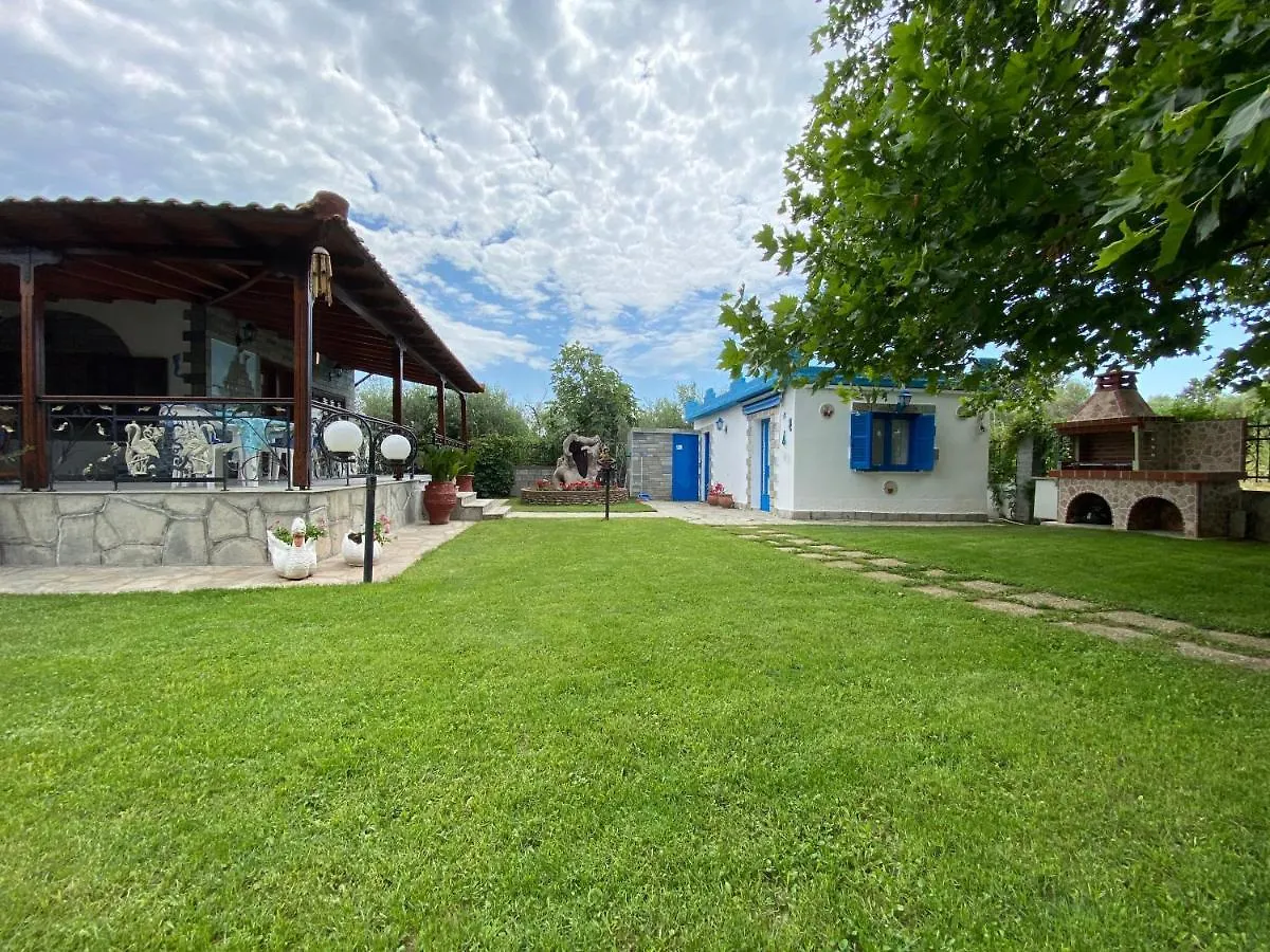 別荘 Beachfront Cottage Nea Triglia
